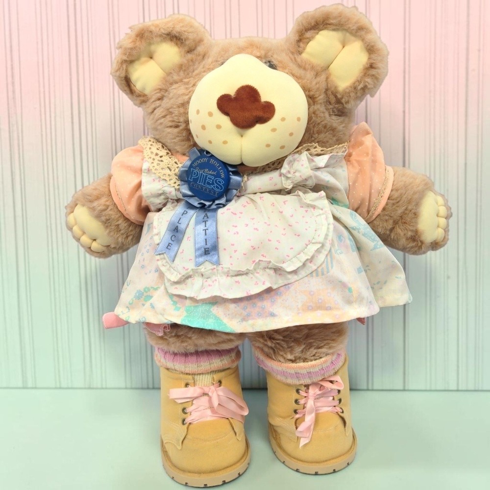VTG 80's Furskins Hattie Bear Plush 18" Xavier Roberts Coleco 1986 Pie Ribbon